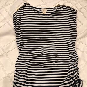 Shoulder Accented Maternity top XL Andrea Jovine